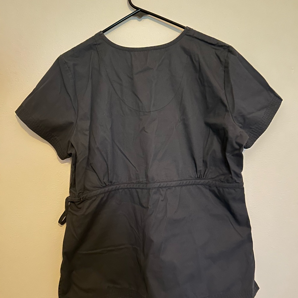 Koi Charcoal Scrub Top with Vibrant Floral Lining - Picture 3 of 4